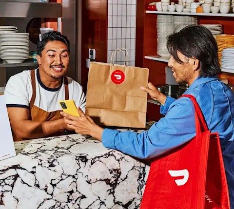 Mx Blog (US) - Behind the Scenes of Smart Campaigns: How One Budget Becomes Millions of Decisions - 2