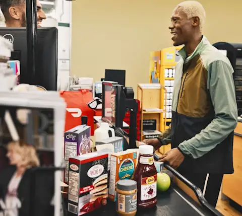 Dx - Blog - The Gig Economy and Delivering with DoorDash - Dasher buying groceries