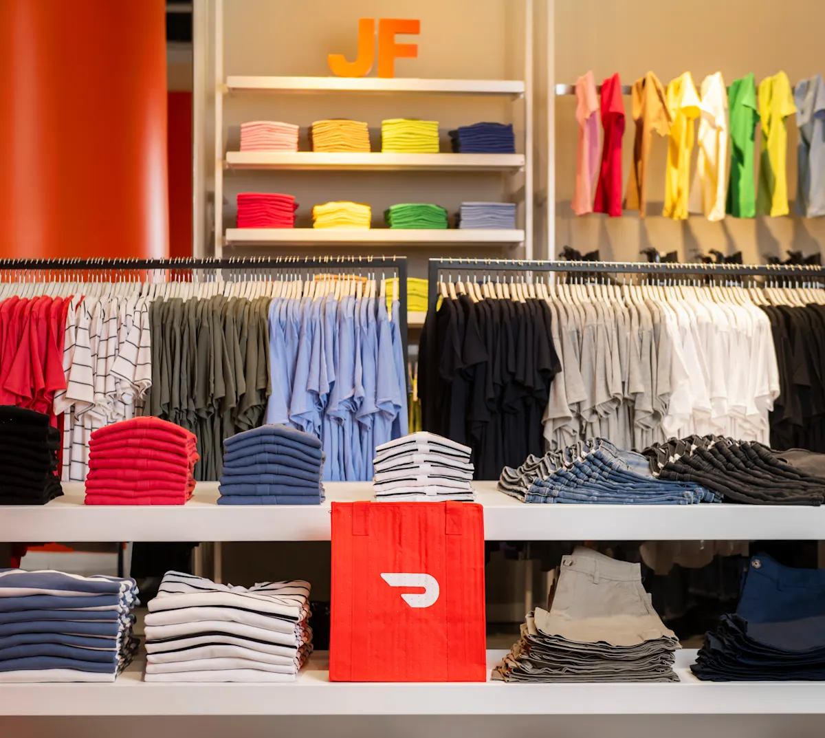 DoorDash and Joe Fresh – T-Shirt Display (Photo Credit: Arthur Mola Photography)