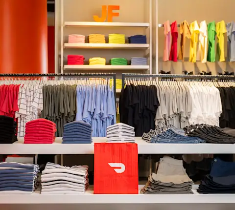 DoorDash and Joe Fresh – T-Shirt Display (Photo Credit: Arthur Mola Photography)