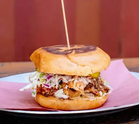 4505 burgers & bbq - pulled pork sandwich
