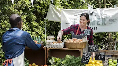 Mx Blog (US/CA/AU/NZ) - How to Build Community Using Local Producers - farmers market