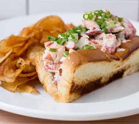 CelebratoryNightPhilly OysterHouse lobsterroll article