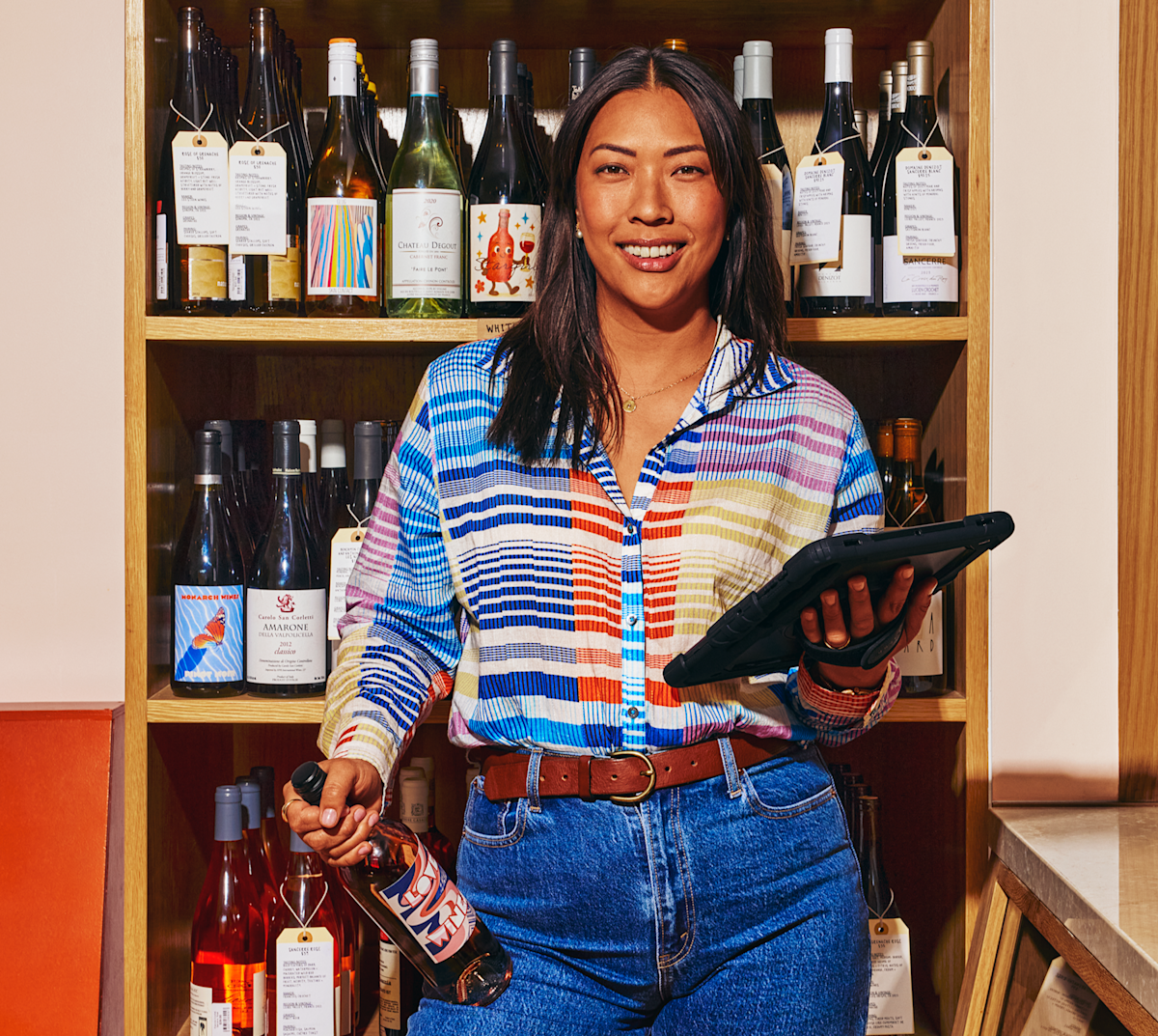 Mx (Global) - How to Write the Perfect Restaurant Sommelier Job Description - Header Image