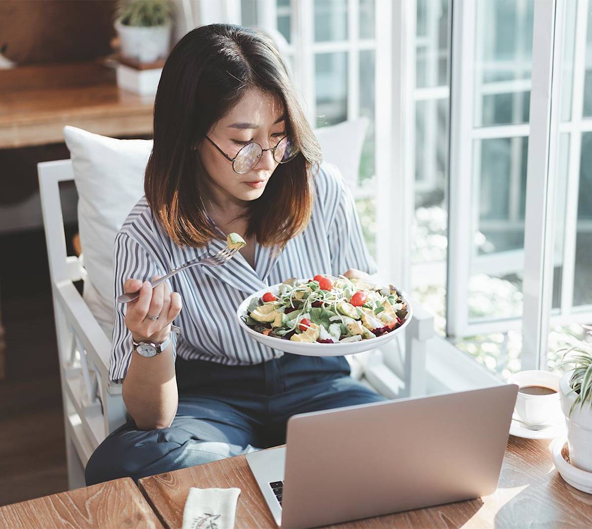 DDfB - Blog - How Eating Healthy at Work Can Improve Performance - Header