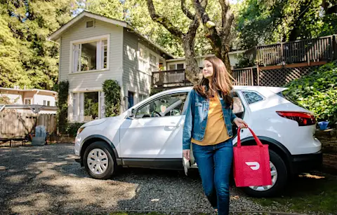 Dx Blog (Global) - Tech, Gear, and Gadgets: Useful Delivery Driver Apps & Accessories to Consider - Dasher arrived with delivery bag