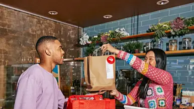 Mx handing bag of food
