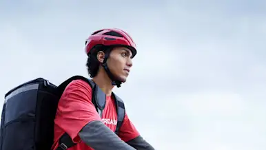 We are working to eliminate the carbon impact of DoorDash deliveries in Germany. We are investing in an eco-friendly fleet to power our deliveries, when available. We’re proud to provide e-bikes for couriers as part of this effort.
Additionally, DoorDash is continually improving its technology to achieve routing and order batching efficiencies that, on average, result in lower estimated emissions compared to a customer driving a car to and from a restaurant to pick up an order.