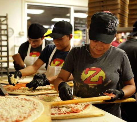 Mx Blog - Zalat - staff working pizza