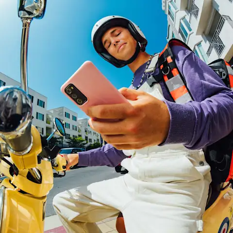 Dx Dasher on bike with phone