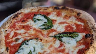 BestPizzaLA Locale90 pizza feature