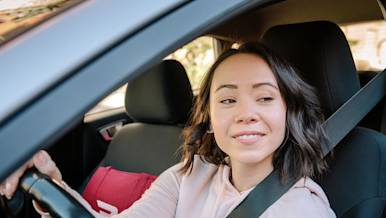 Dx Blog (US/CA/AU/NZ) - Rideshare vs. Food Delivery: What Type of Gig Work Is Right for You? - Dasher in car