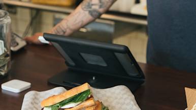 LC-hero-1208x1080-v65.03.04-POS-Toast