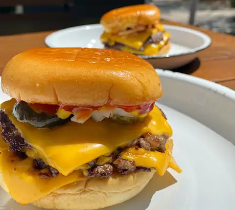 BestBurgersMiami BurgaRepublic burger article