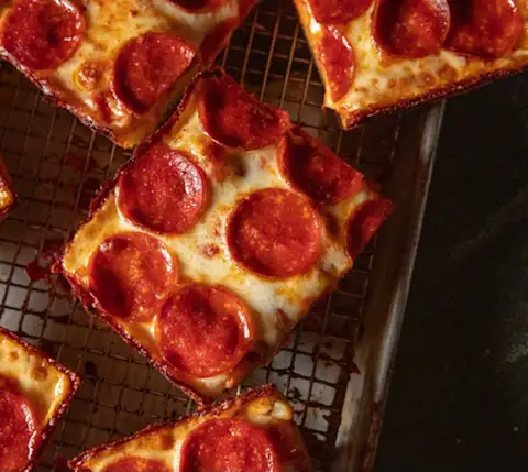 BestRestaurantsDetroit JetsPizza pizza article