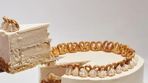 Morgenstern-s Finest Ice Cream - salted caramel cake
