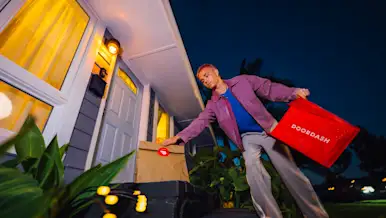 Dx Dasher approaching house with delivery