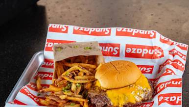 Sundaze Smash burgers