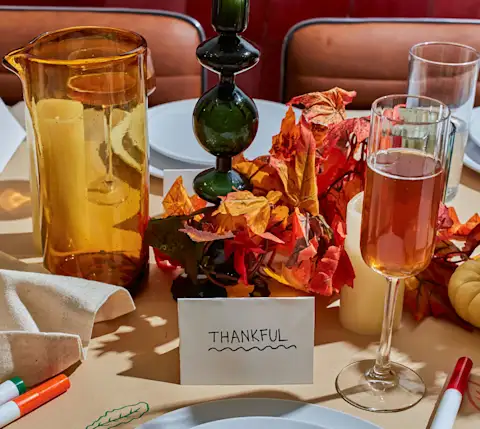 CxBlog-DD-Thanksgiving-Table-Decor-Wreath-Vases