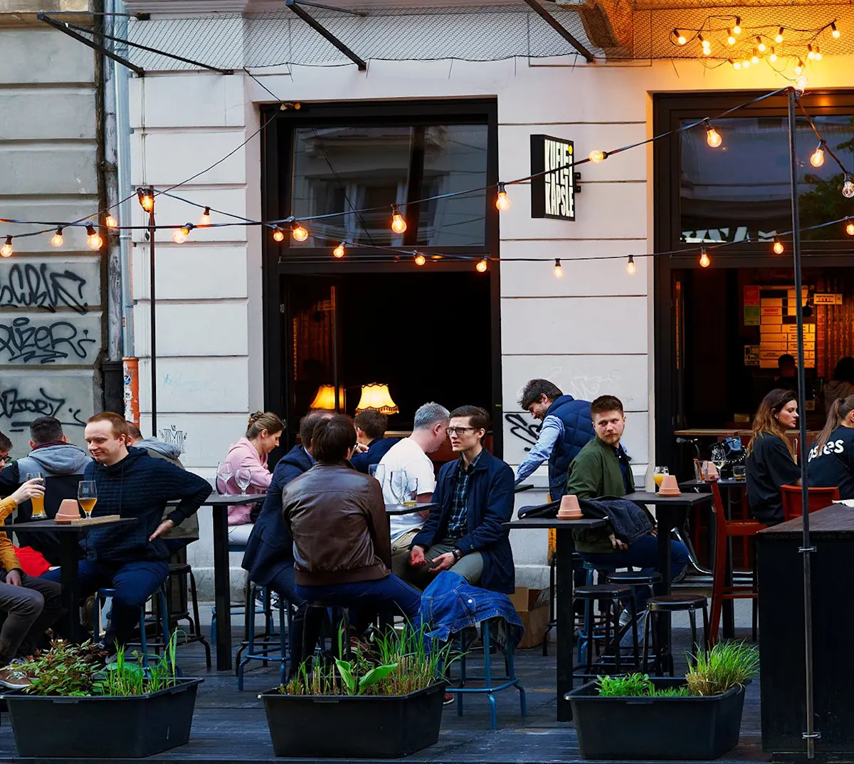 Mx - outdoor dining - hero