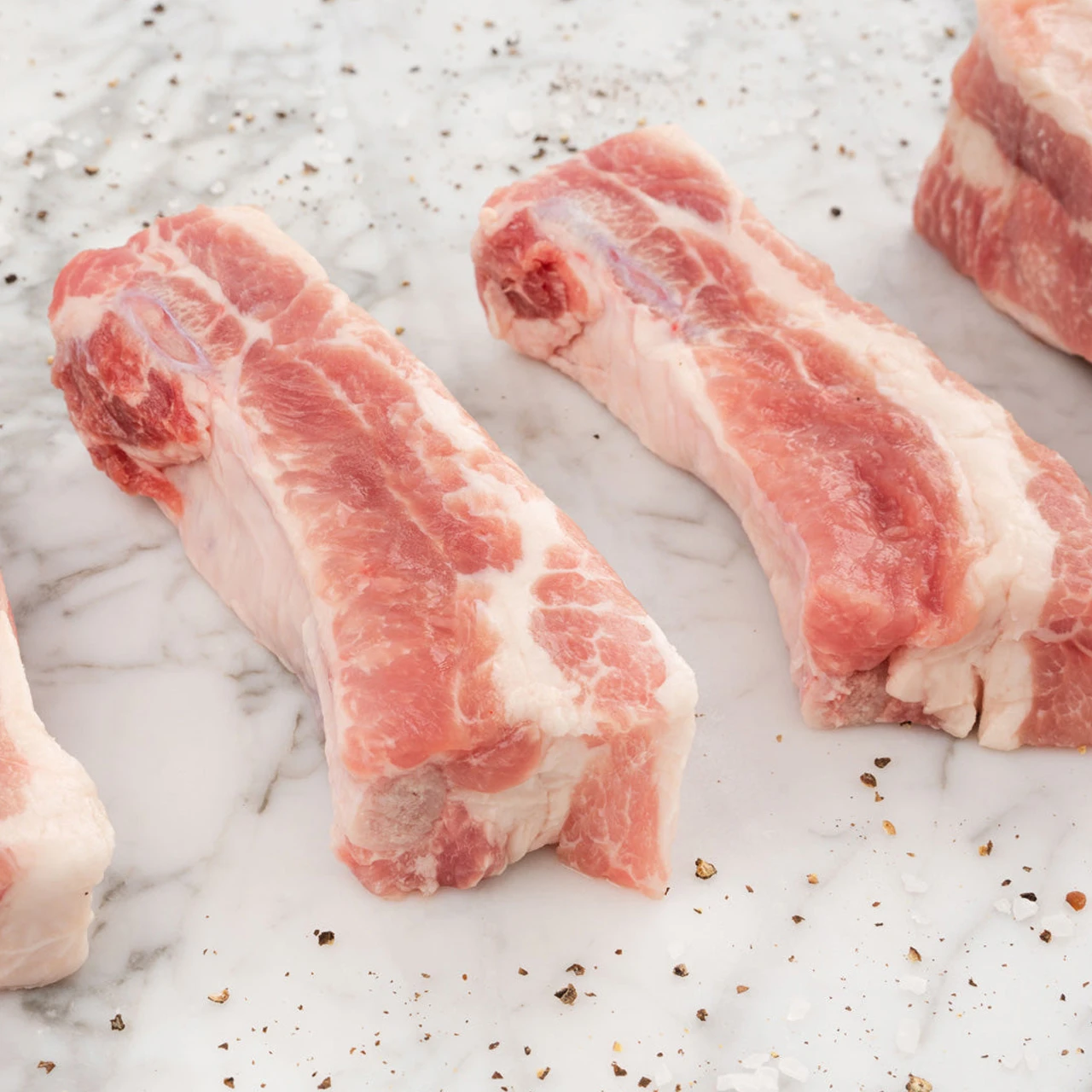 81320-costilla-cargada-de-cerdo-en-trozo