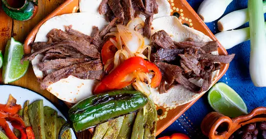 TACOS CON CECINA DE RES