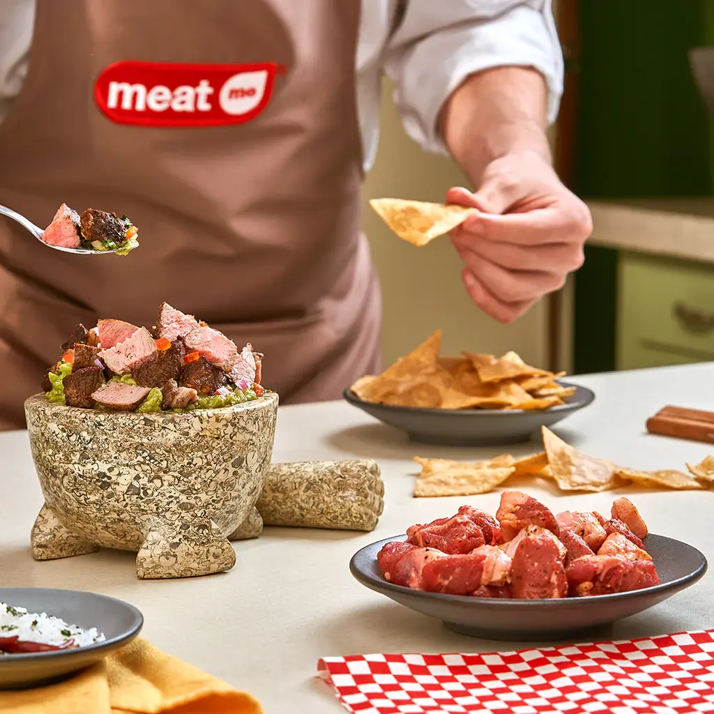 CHICHARRÓN DE RIBEYE CON GUACAMOLE