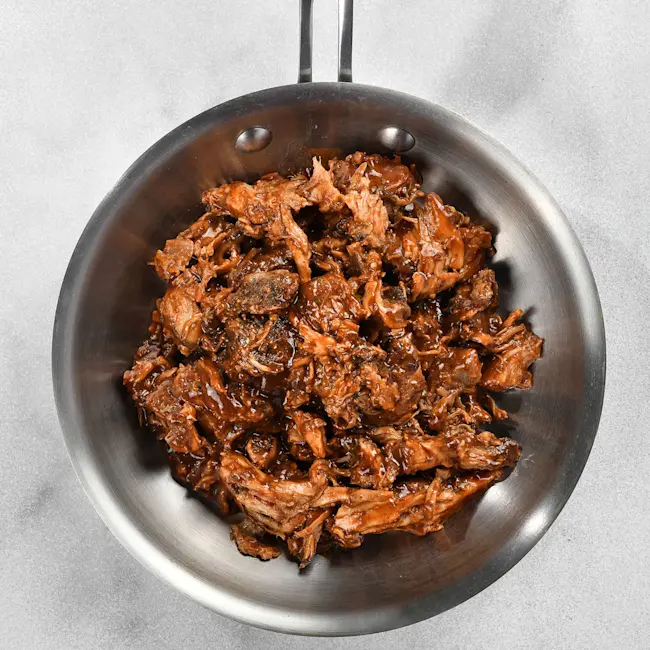 80486-carne-deshebrada-de-cerdo-con-salsa-bbq-pulled-pork-crudo-opt_720x720-1