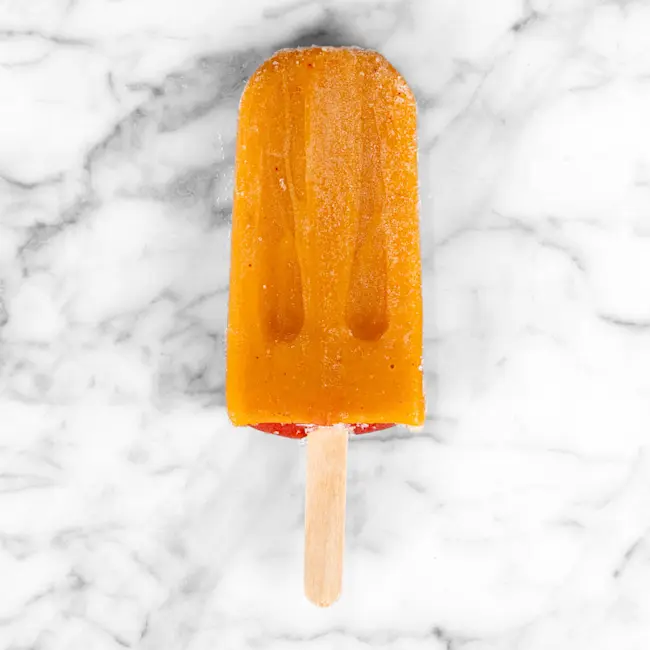 81984 WFMex Raw Paleta de mango con chamoy Postres