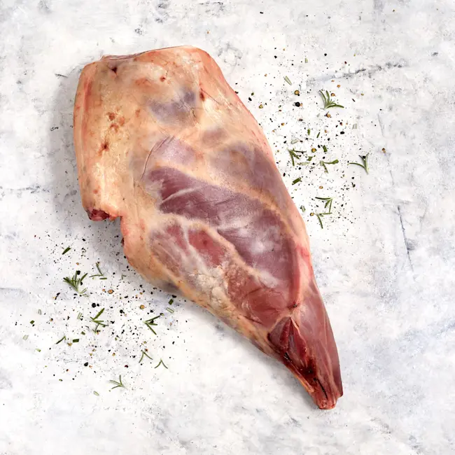 80476-311-pierna-de-cordero-con-hueso-blamb-crudo-opt 900x900-1