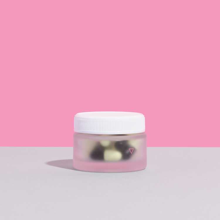 bottle of Nitrofurantoin sold by wisp to treat urinary tract infections