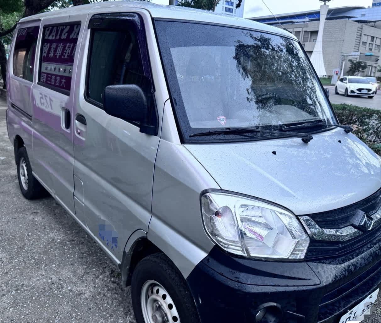 VERYCA菱利廂型貨車