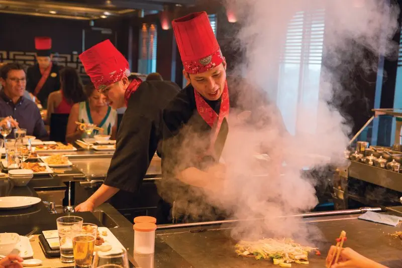 挪威奮進號付費餐廳 進號亦有付費餐廳,質素媲美米芝蓮的高標準品質,