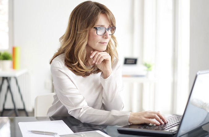 How to find an eyelid surgery doctor photo
