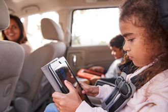 child on ipad