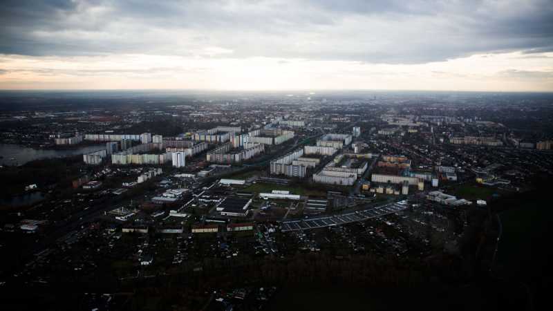 Das Bild zeigt die Stadt Magdeburg aus der Sicht des Hubschraubers. 