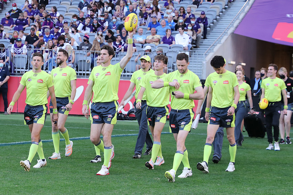 EXCLUSIVE | AFL instructs umpires to make significant holding the ball adjustment