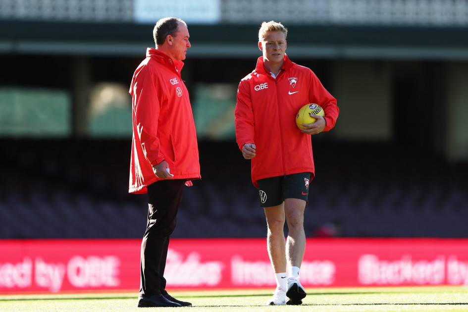 “How am I supposed to coach him?”: Longmire perplexed by Heeney ban ahead of appeal