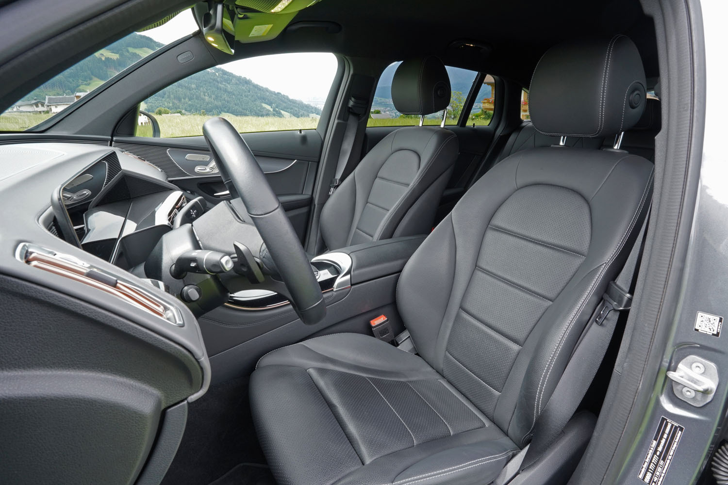 Mercedes Benz EQC400 4Matic - Vordersitze