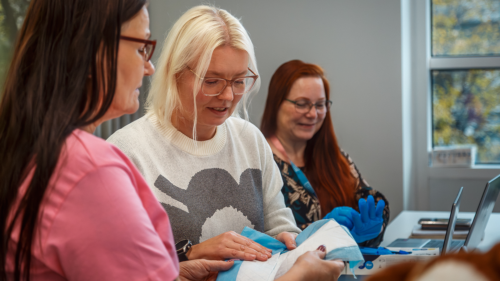 Hankinnan tiimi wide