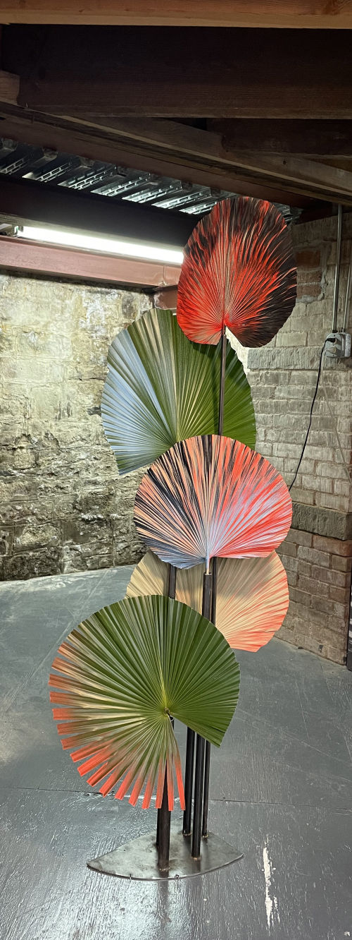 Sophie Parker
A Fanning Echo, 2021
Livistona fan palm (dried and fresh), steal, aerosol paint
66 x 22 inches
167.6 x 55.9 cm