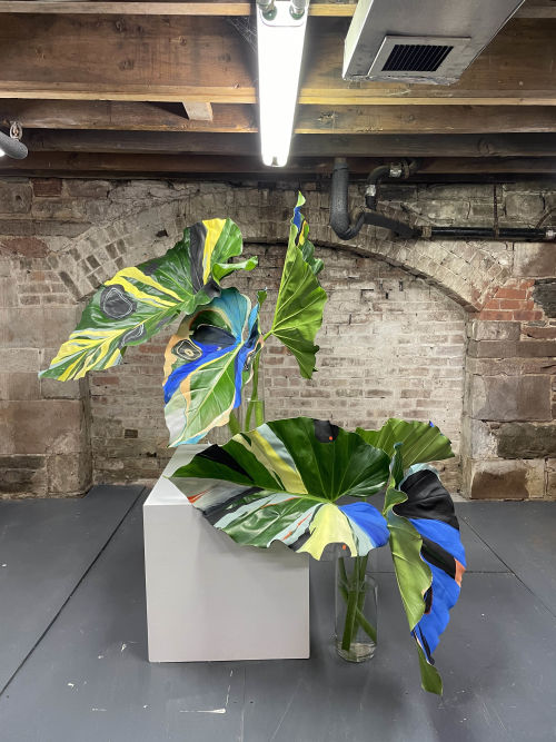 Sophie Parker
Hybrid Species, 2021
Philodendron Giganteum, water-based paint, water
Dimensions variable