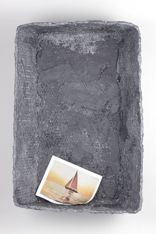 Kianja Strobert
Sunset Trough, 2021
Papier mâché, metal lathe, and acrylic paint
28 x 19 inches
71.1 x 48.3 cm