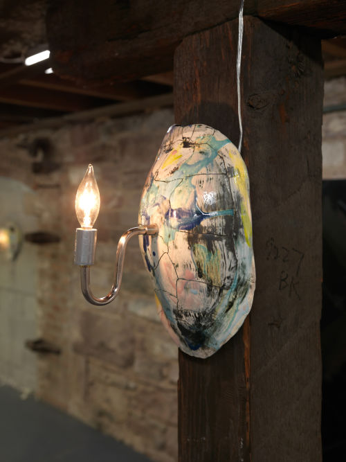 Lizzie Wright
Untitled Turtle Sconce 2, 2020
Glazed ceramics, chandelier socket and wiring, metal hardware and metal mounting plate
12 x 7.5 x 8.5 inches
30.5 x 19.1 x 21.6 cm