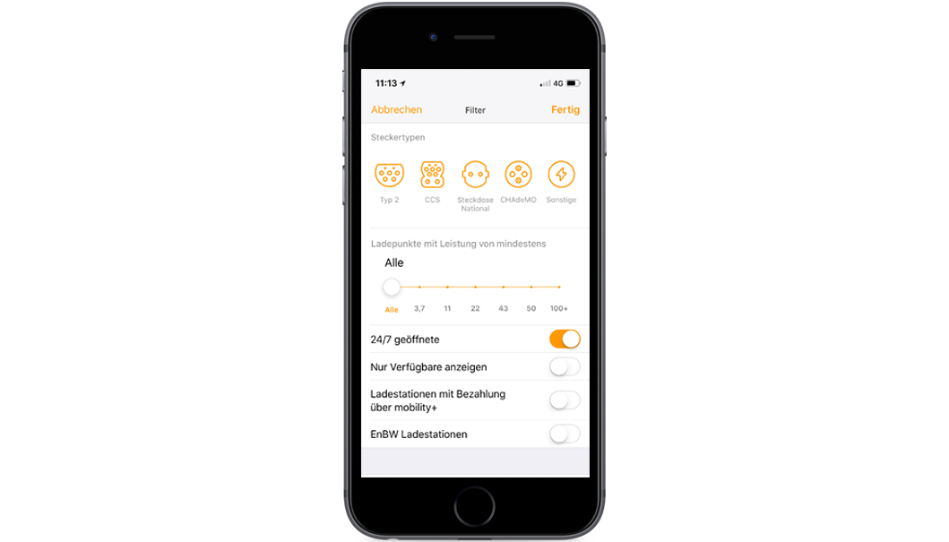 Handy mit Screen der EnBW mobility+ App: Filterfunktion