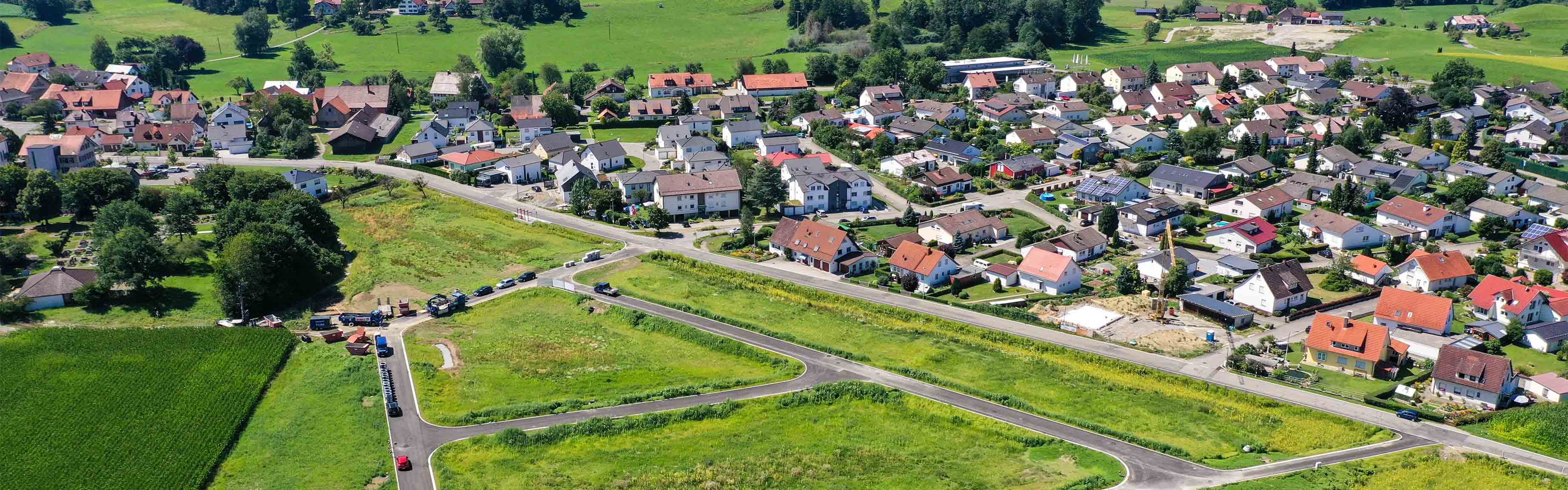 Aufnahme mit einer Drohne vom klimaneutralen Quartier bzw. der Kommune Schlier