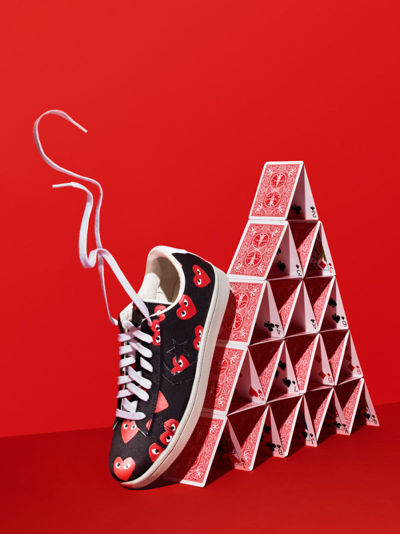 Sneaker with cards