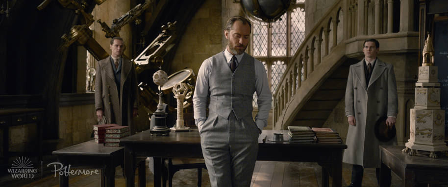 Albus Dumbledore in the Defence Against the Dark Arts classroom from the Fantastic Beasts: Crimes of Grindelwald trailer