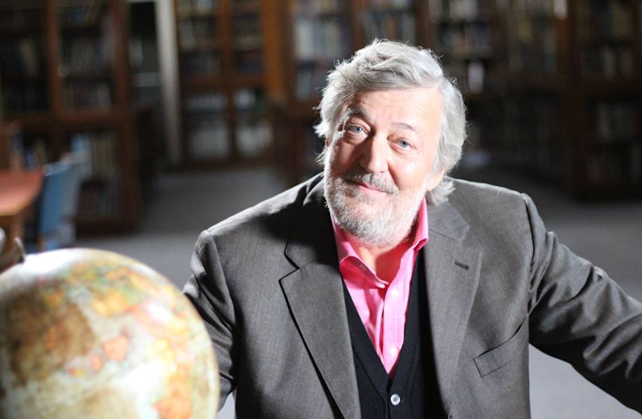EMBARGOED-til-2-Feb-2021-Stephen-Fry-Fantastic-beasts-doc-a-natural-history