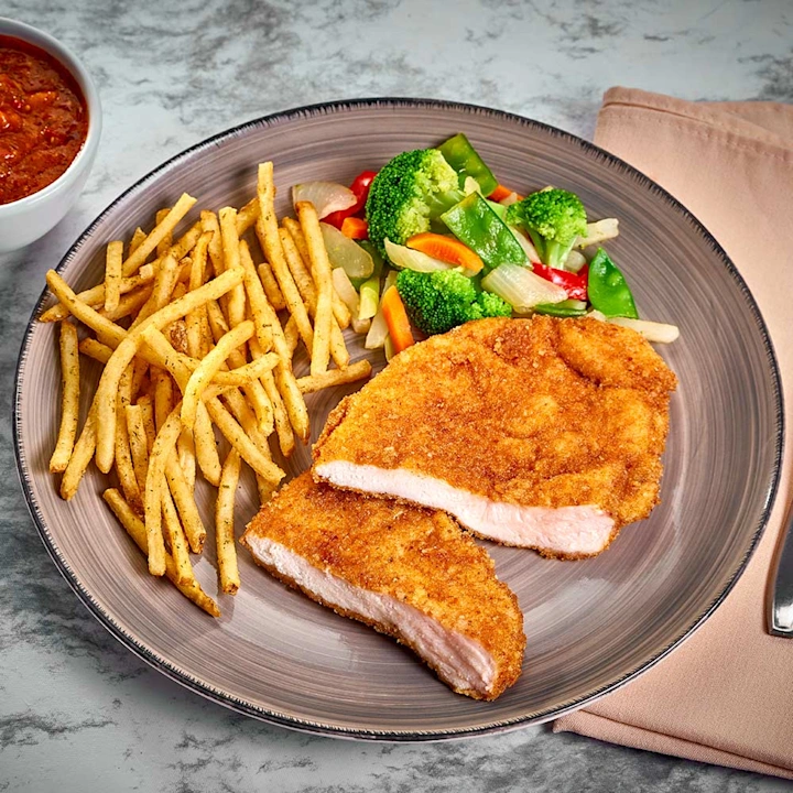 MILANESA DE POLLO CON PAPA FRITAS